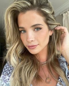 Naomie Olindo Biography